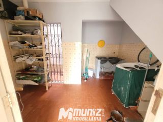 VENDE-SE CASA C/PISCINA E AREA VERDE C/FRUTEIRAS