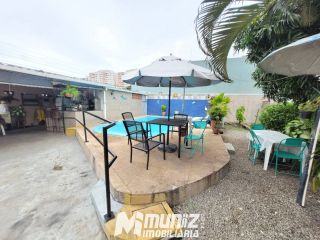 VENDE-SE CASA C/PISCINA E AREA VERDE C/FRUTEIRAS