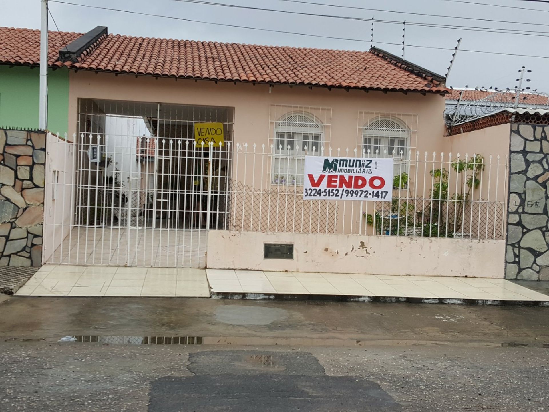 VENDE-SE CASA NO BAIRRO - PONTO NOVO
