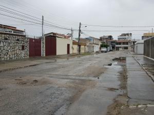 VENDE-SE CASA NO BAIRRO - PONTO NOVO