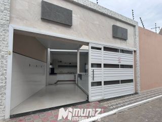 Vende-se excelente casa com piscina e fino acabamento - em Itabaiana