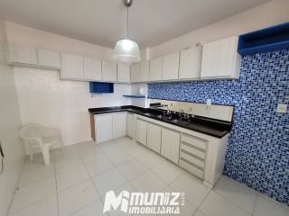 Vende Apartamento Amplo no Edifício Villa Maria – Bairro Centro!
