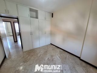 Vende Apartamento Amplo no Edifício Villa Maria – Bairro Centro!