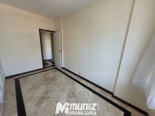 Vende Apartamento Amplo no Edifício Villa Maria – Bairro Centro!
