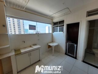 Vende Apartamento Amplo no Edifício Villa Maria – Bairro Centro!
