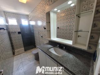 Vende Apartamento Amplo no Edifício Villa Maria – Bairro Centro!