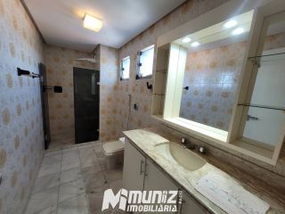 Vende Apartamento Amplo no Edifício Villa Maria – Bairro Centro!