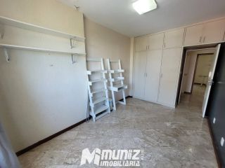 Vende Apartamento Amplo no Edifício Villa Maria – Bairro Centro!