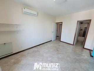 Vende Apartamento Amplo no Edifício Villa Maria – Bairro Centro!