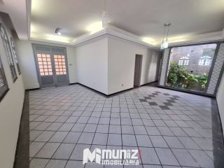 VENDE-SE CASA NA AV. DR EDÉZIO VIERA DE MELO - SUISSA