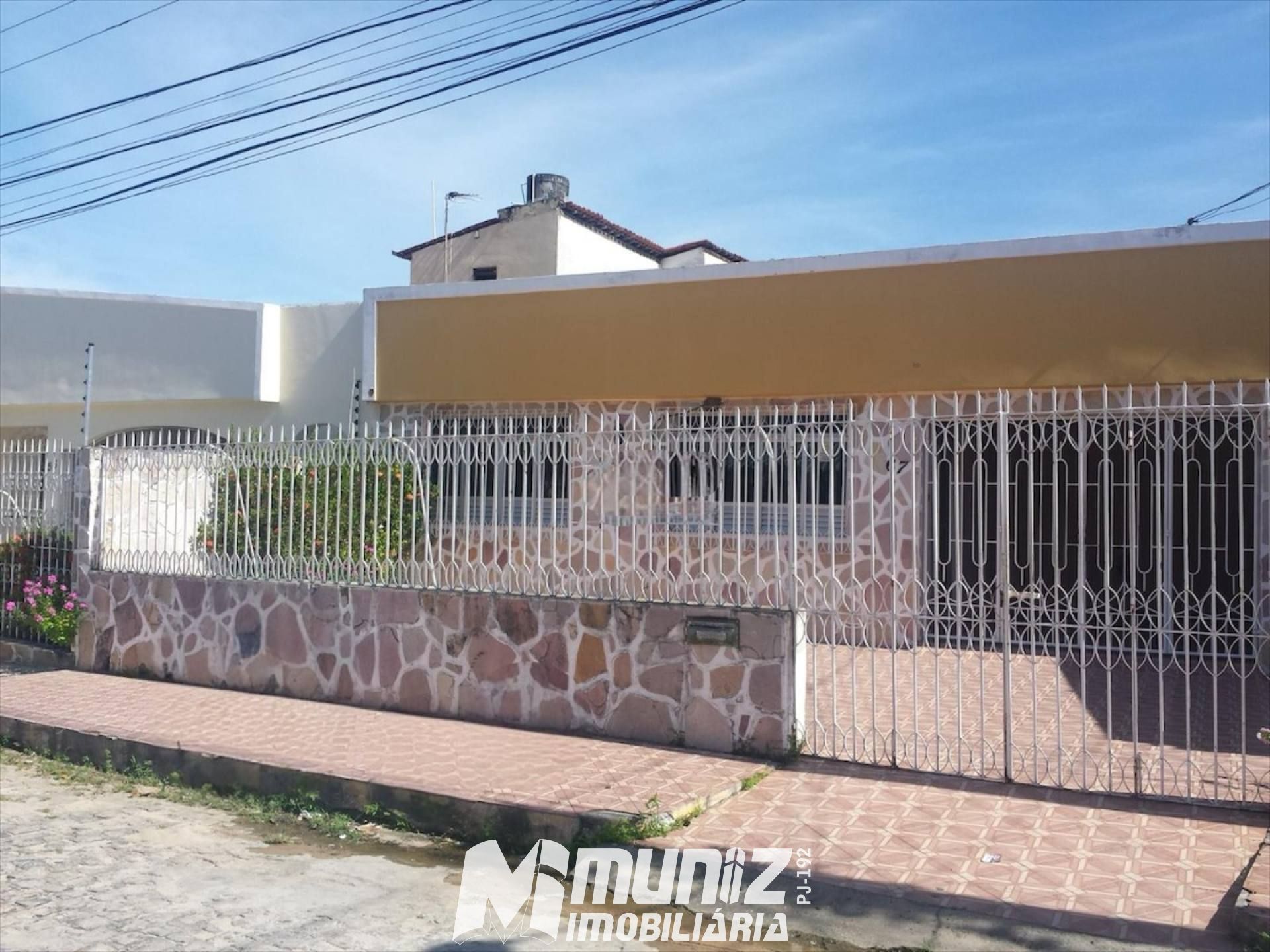 VENDE-SE CASA PROXIMO AO VIVENDAS - PEREIRA LOBO