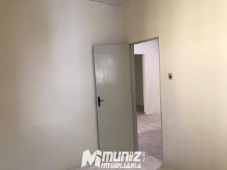 VENDE-SE CASA NA AVENIDA COLETORA C, ALBANO FRANCO.