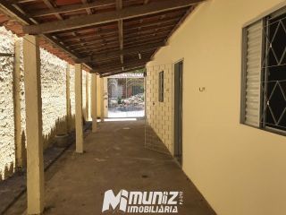 VENDE-SE CASA NA AVENIDA COLETORA C, ALBANO FRANCO.