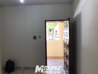 VENDE-SE CASA NA AVENIDA COLETORA C, ALBANO FRANCO.