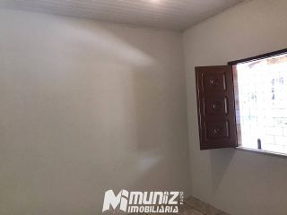 VENDE-SE CASA NA AVENIDA COLETORA C, ALBANO FRANCO.