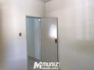 VENDE-SE CASA NA AVENIDA COLETORA C, ALBANO FRANCO.