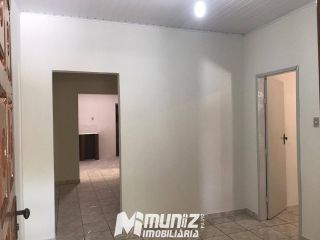 VENDE-SE CASA NA AVENIDA COLETORA C, ALBANO FRANCO.