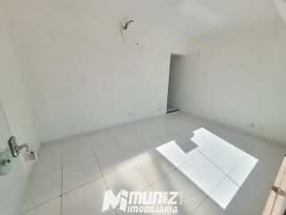 Sala Comercial Com Excelente Localização No Bairro Luzia Disponível Para Aluguel