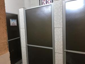 VENDE-SE DE ESQUINA  GALPÃO