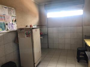 VENDE-SE DE ESQUINA  GALPÃO