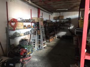 VENDE-SE DE ESQUINA  GALPÃO