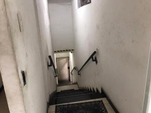 VENDE-SE DE ESQUINA  GALPÃO