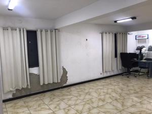 VENDE-SE DE ESQUINA  GALPÃO