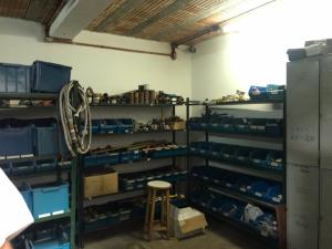 VENDE-SE DE ESQUINA  GALPÃO