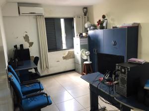 VENDE-SE DE ESQUINA  GALPÃO