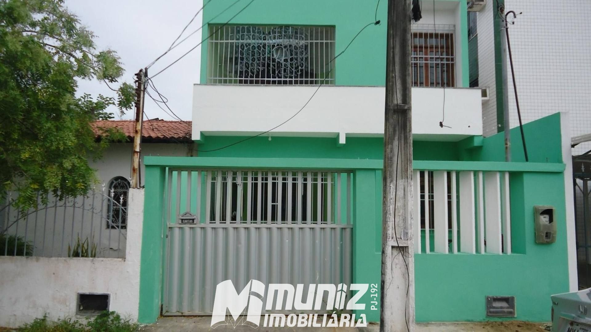 Vende-se Casa de 2 Pavimentos na Rua Padre Caldas - Ponto Novo