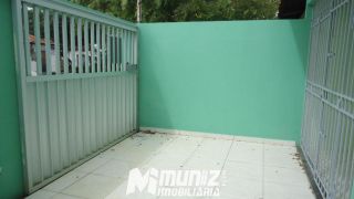 Vende-se Casa de 2 Pavimentos na Rua Padre Caldas - Ponto Novo