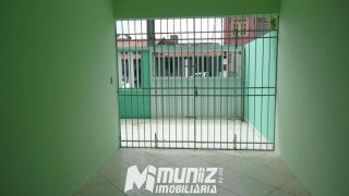 Vende-se Casa de 2 Pavimentos na Rua Padre Caldas - Ponto Novo