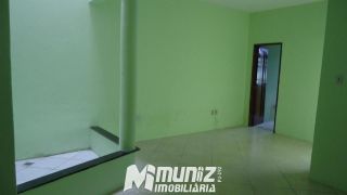 Vende-se Casa de 2 Pavimentos na Rua Padre Caldas - Ponto Novo