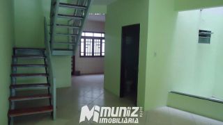 Vende-se Casa de 2 Pavimentos na Rua Padre Caldas - Ponto Novo