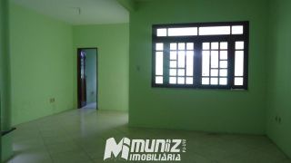 Vende-se Casa de 2 Pavimentos na Rua Padre Caldas - Ponto Novo