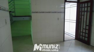 Vende-se Casa de 2 Pavimentos na Rua Padre Caldas - Ponto Novo