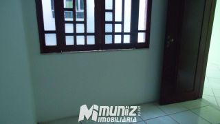 Vende-se Casa de 2 Pavimentos na Rua Padre Caldas - Ponto Novo