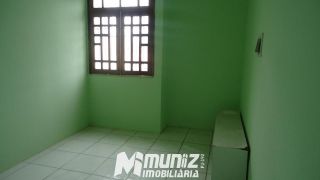 Vende-se Casa de 2 Pavimentos na Rua Padre Caldas - Ponto Novo