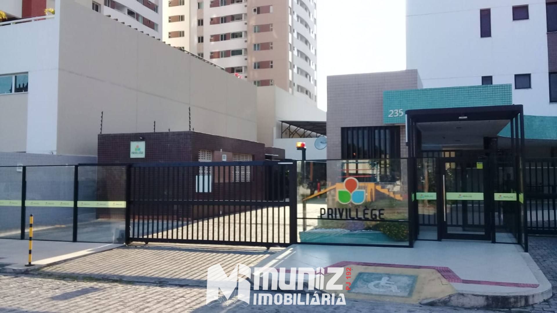 Vende-se Apto 10º Andar no Condomínio Previllege - Jabotiana