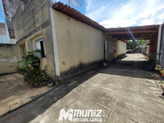 vende-se casa com quintal enorme - Rua Aristide Bispo