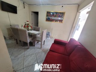 vende-se casa com quintal enorme - Rua Aristide Bispo
