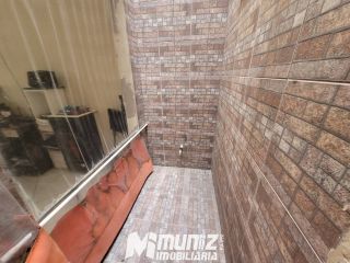 vende-se casa com quintal enorme - Rua Aristide Bispo