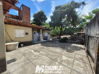 vende-se casa com quintal enorme - Rua Aristide Bispo