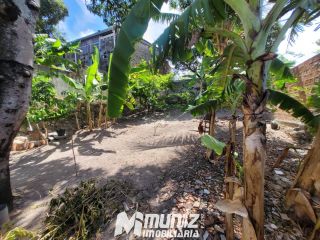 vende-se casa com quintal enorme - Rua Aristide Bispo