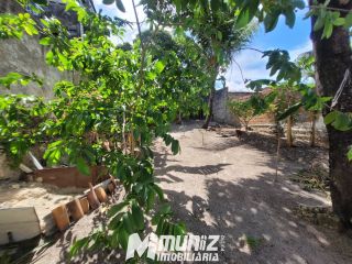 vende-se casa com quintal enorme - Rua Aristide Bispo