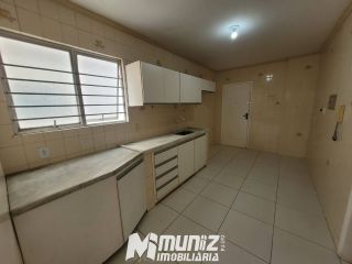 Vende-se Excelente Apartamento no Condomínio Riviera, 13 de Julho