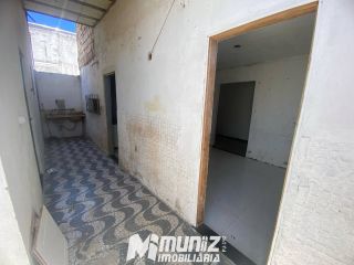 Vende-se Ponto Comercial com Casa nos Fundos no Rosa Elze