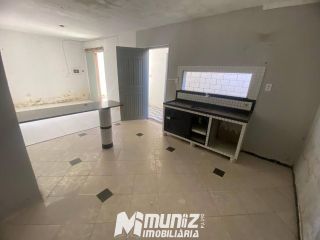 Vende-se Ponto Comercial com Casa nos Fundos no Rosa Elze