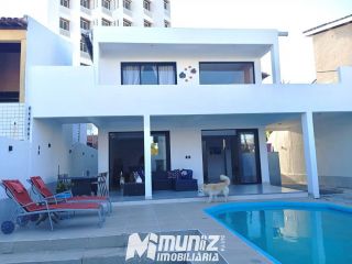 Casa à Venda em Localização Nobre Próxima à Orla de Aracaju