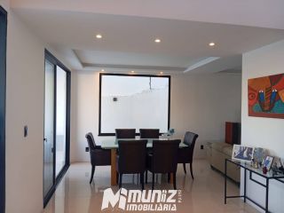 Casa à Venda em Localização Nobre Próxima à Orla de Aracaju